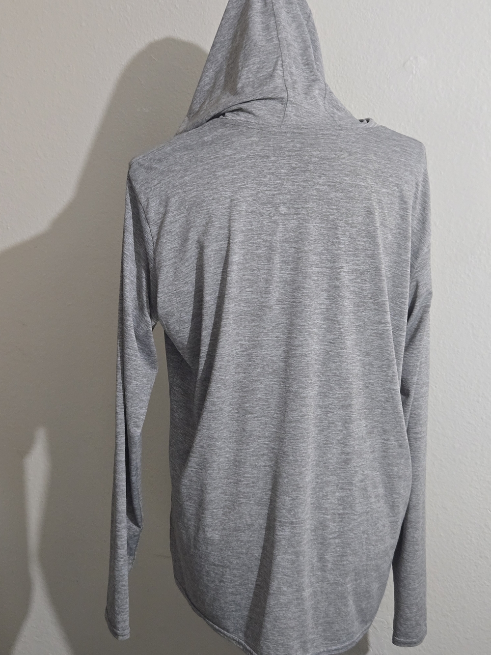 Patagonia Light Heather Gray Capilene Cool Daily Top - Picture 3 of 9